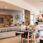 Отель The Originals City, Le Pavillon, Beziers Est 3*