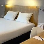 Отель The Originals City, Le Pavillon, Beziers Est 3*