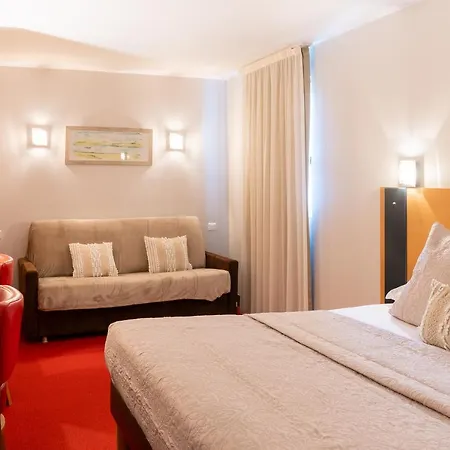 Hotel The Originals City, Le Pavillon, Béziers Est