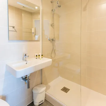 The Originals City, Le Pavillon, Beziers Est 3* Вильнёв-ле-Безье