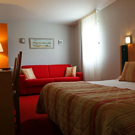 Hotell The Originals City, Le Pavillon, Beziers Est 3*